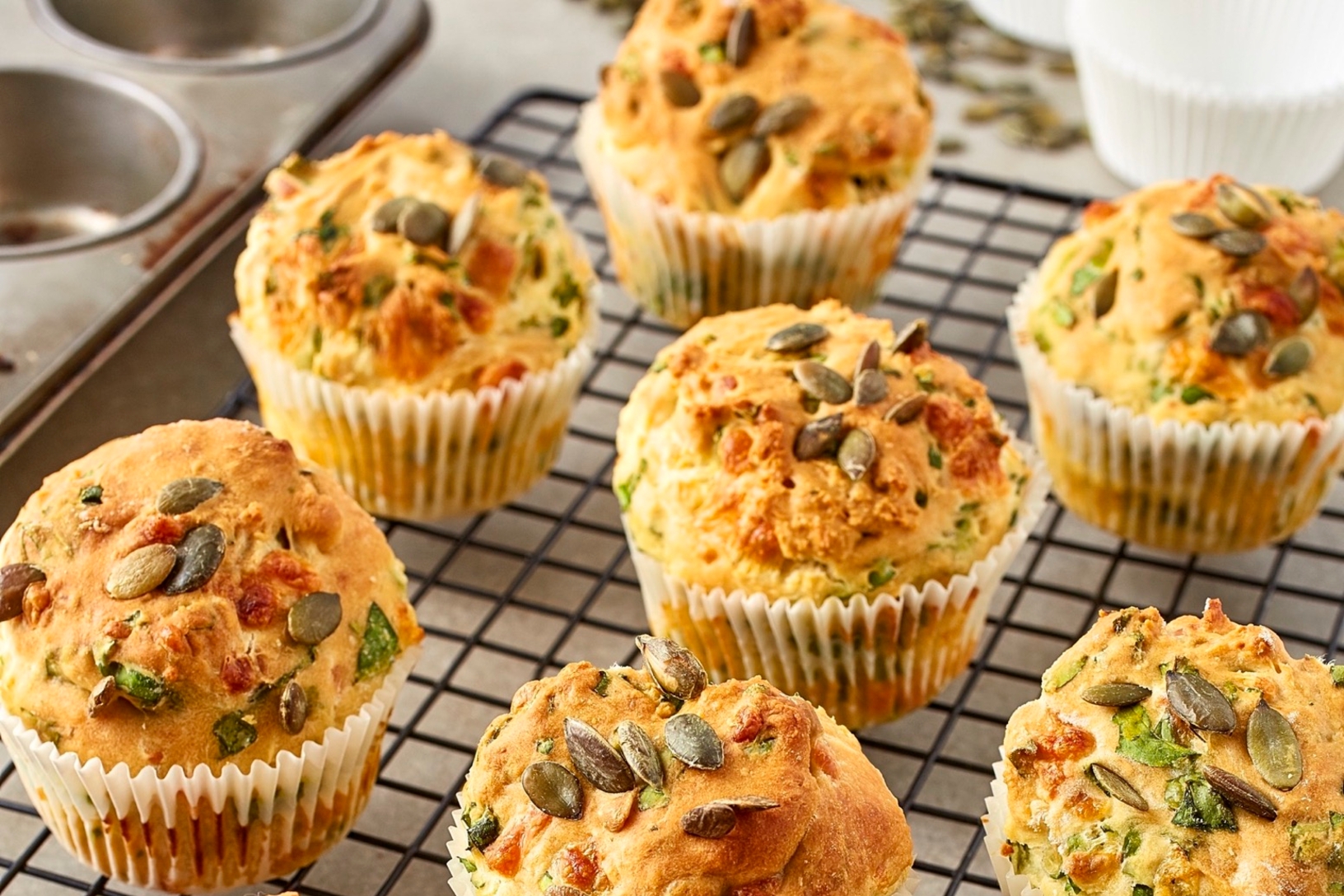 مافن السبانخ وجبن الجوده